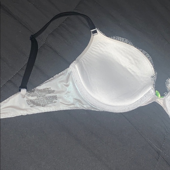 Very Sexy Push up Victoria’s Secret 34C - Picture 5 of 8